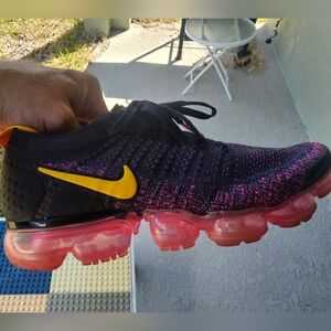Size 8 - Nike Air VaporMax Flyknit 2 Pink Blast
